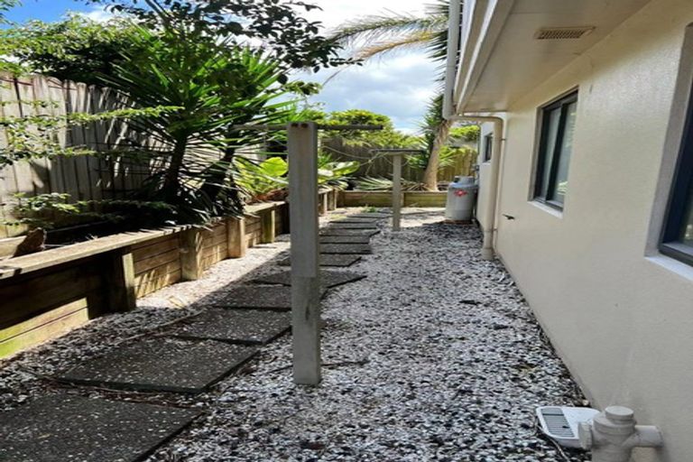 Photo of property in 41a The Esplanade, Eastern Beach, Auckland, 2012
