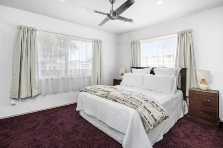 Photo of property in 3 Karaka Road, Kawakawa Bay, Papakura, 2585