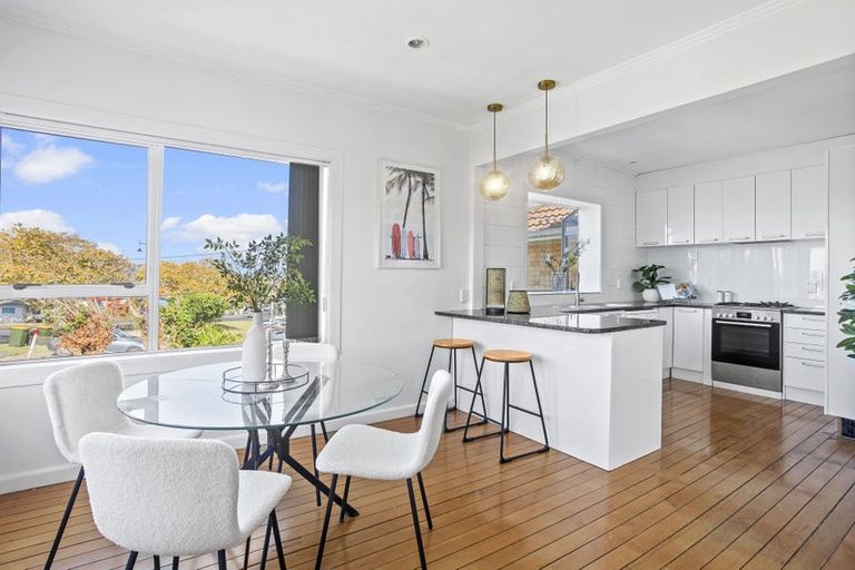 Photo of property in 1/1 Picton Street, Howick, Auckland, 2014