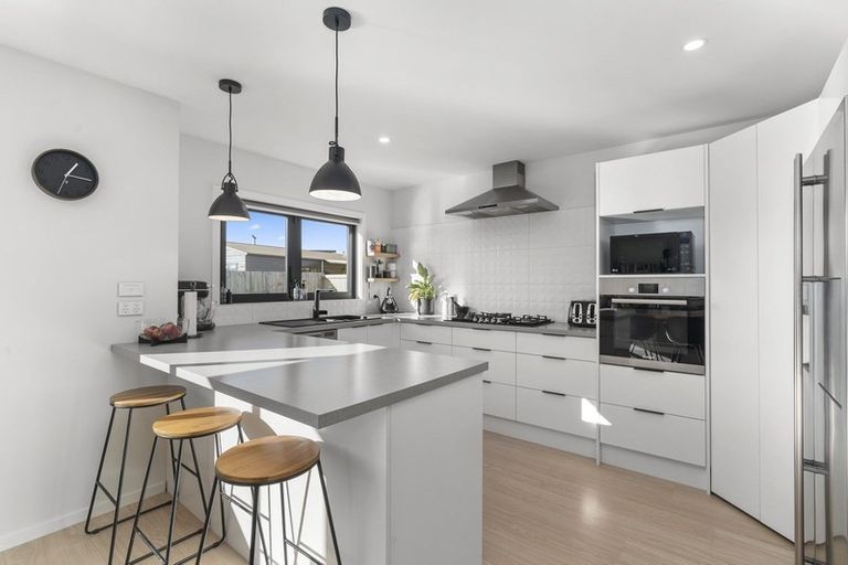 Photo of property in 12 Kingfisher Crescent, Albert Town, Wanaka, 9305