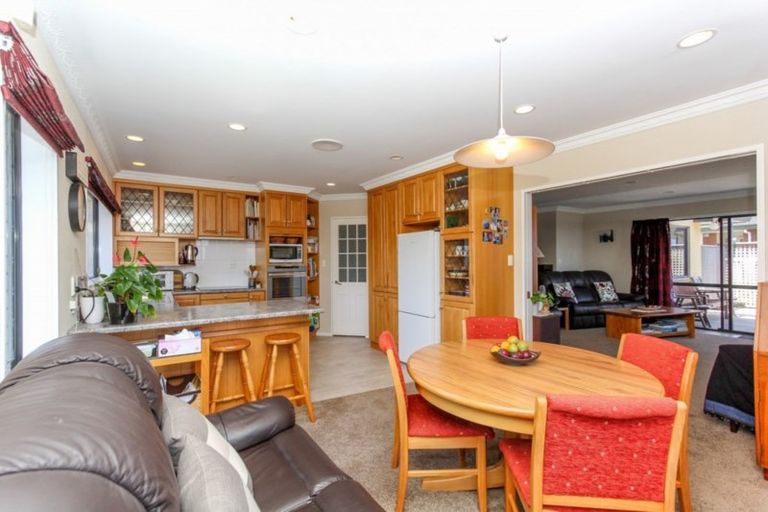 Photo of property in 20 Kellyville Heights, Merrilands, New Plymouth, 4312