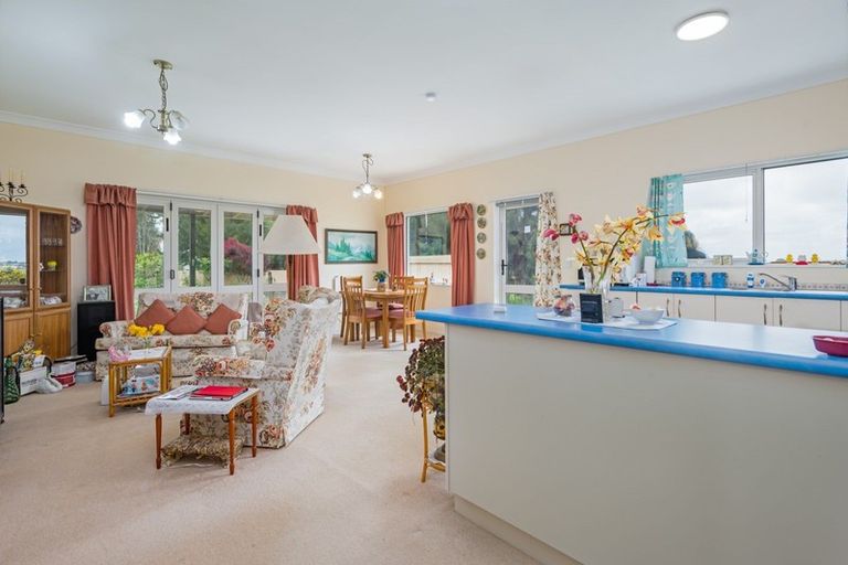 Photo of property in 10 Tui Glen Drive, Levin, 5571