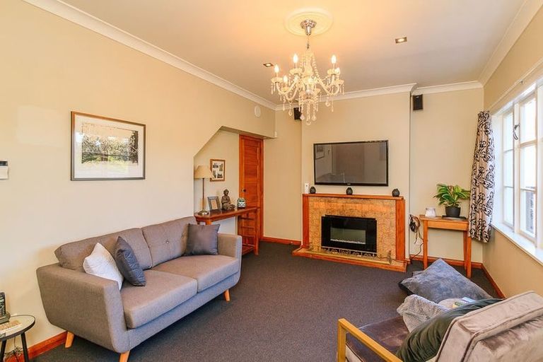 Photo of property in 30 Durham Crescent, Fairfield, Lower Hutt, 5011