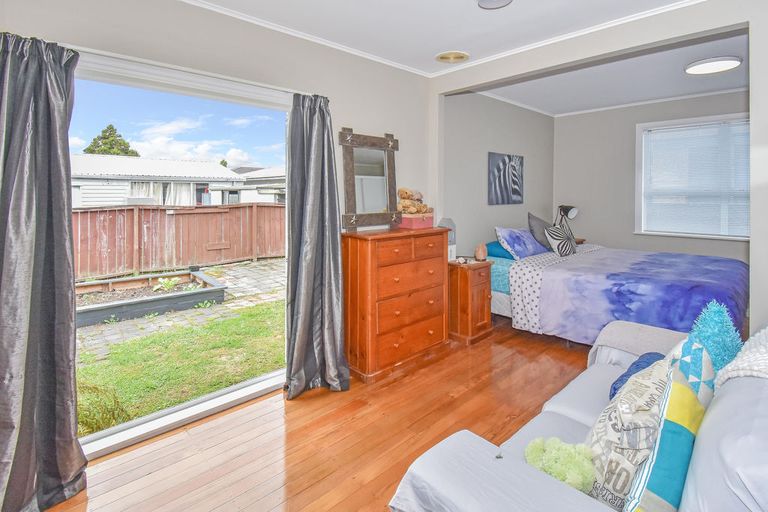 Photo of property in 12 Harper Street, Papakura, 2110