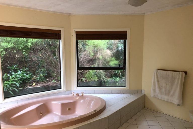 Photo of property in 11 Murano Place, Chatswood, Auckland, 0626