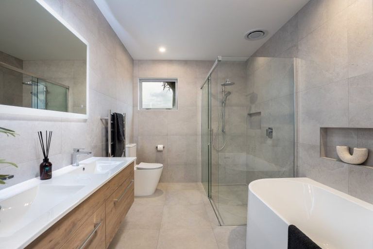 Photo of property in 16b Hine Street, New Plymouth, 4310