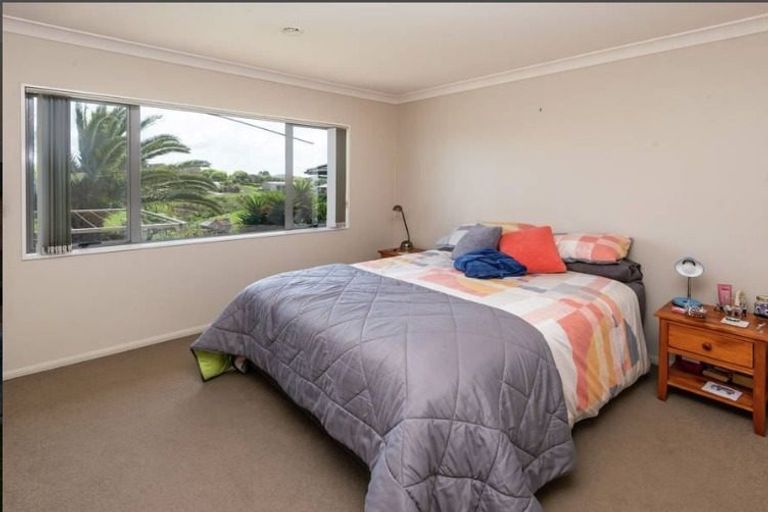 Photo of property in 57 Kaipara Road, Papakura, 2582