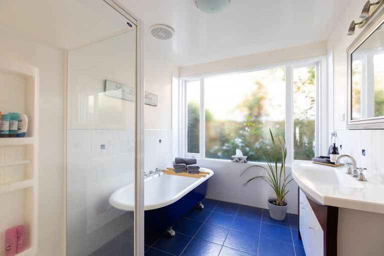 Photo of property in 15 Rawhiti Street, Vogeltown, New Plymouth, 4310