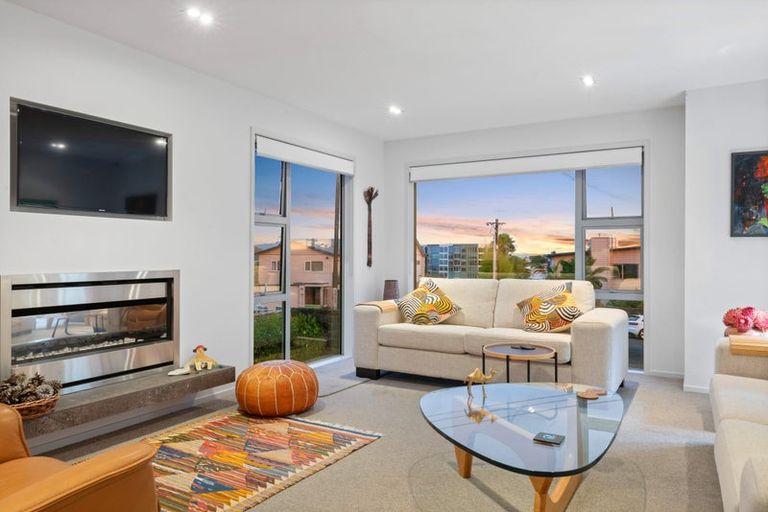 Photo of property in 12 Rangitoto Terrace, Milford, Auckland, 0620