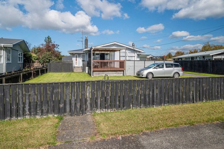 Photo of property in 20 Fenruss Street, Fairy Springs, Rotorua, 3015