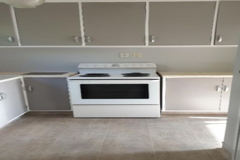 Photo of property in 2/801 Hastings Street North, Hastings, 4122