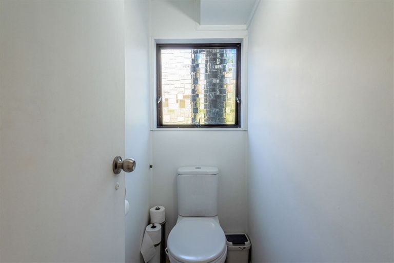 Photo of property in 13 Oaktree Avenue, Browns Bay, Auckland, 0630