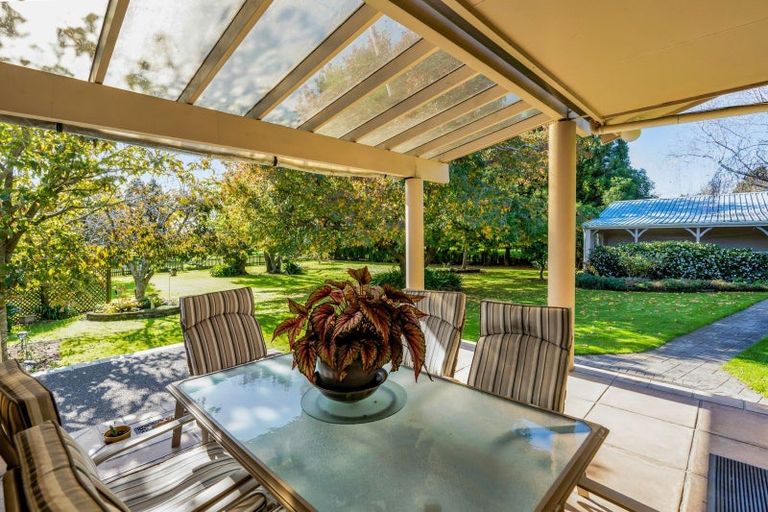 Photo of property in 120 Paraite Road, Paraite, New Plymouth, 4373