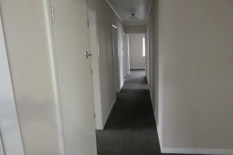 Photo of property in 27 Strowan Avenue, Fairfield, Hamilton, 3214