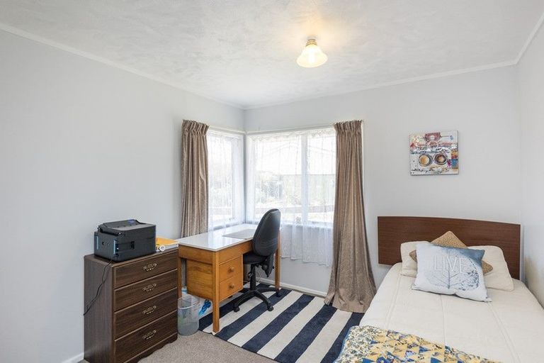 Photo of property in 21 Colonial Place, Kelvin Grove, Palmerston North, 4414