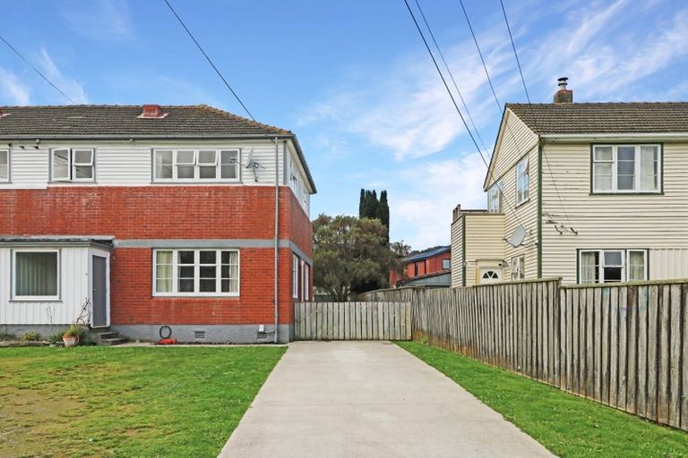 Photo of property in 10/8 Compton Crescent, Taita, Lower Hutt, 5011