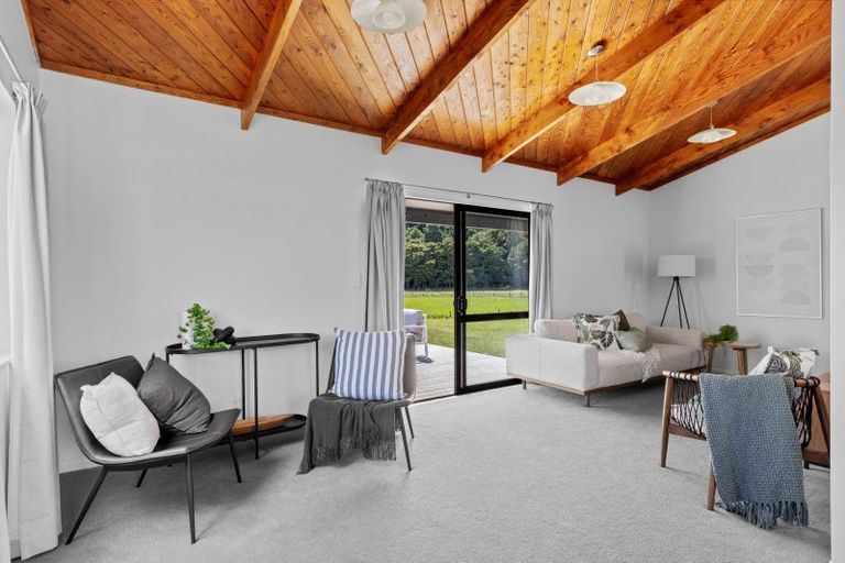 Photo of property in 966 Kahikatea Flat Road, Waitoki, Kaukapakapa, 0871