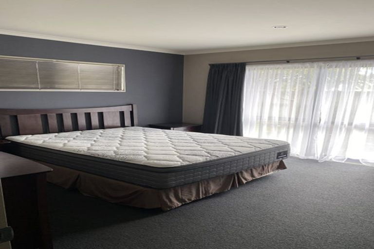 Photo of property in 15 Camberley Way, Huntington, Hamilton, 3210