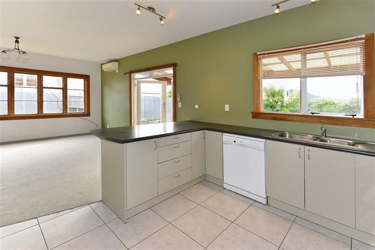 Photo of property in 251 Breezes Road, Aranui, Christchurch, 8061