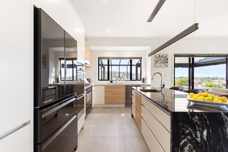 Photo of property in 69 Maka Terrace, Orewa, 0931