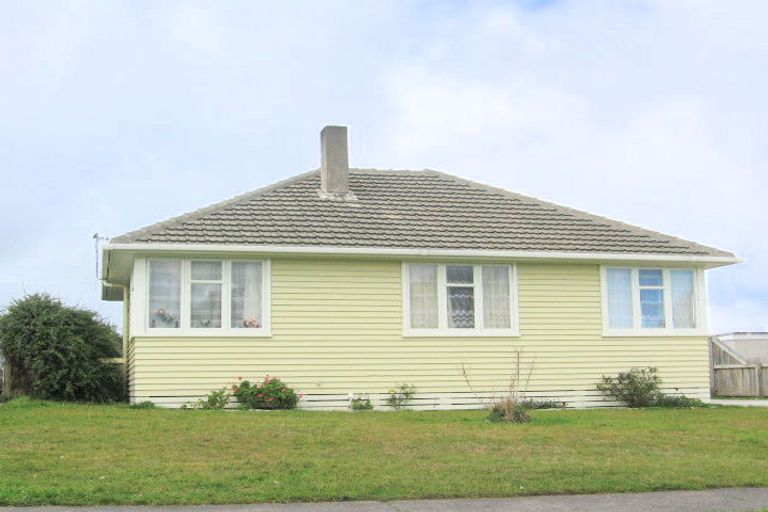Photo of property in 17 Mccorkindale Street, Feilding, 4702