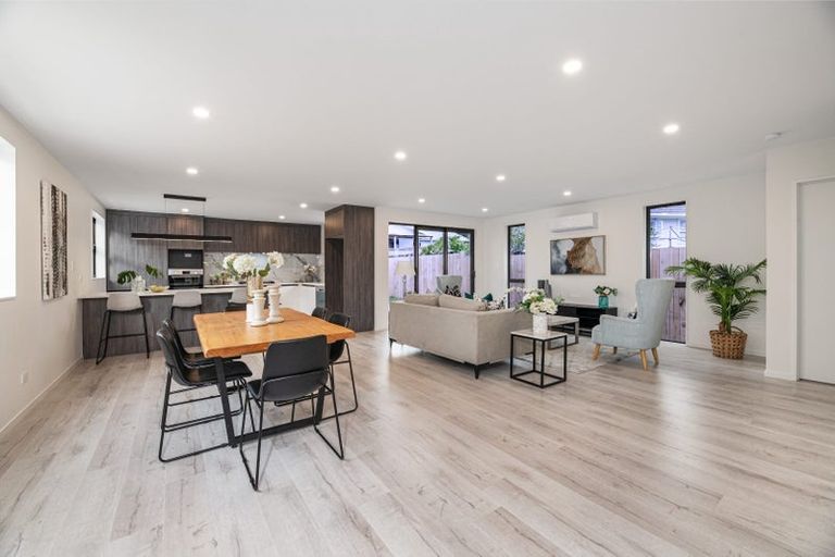 Photo of property in 20d Mackenzie Street, Te Atatu South, Auckland, 0610