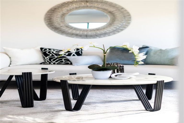 Photo of property in 1/44 Becroft Drive, Forrest Hill, Auckland, 0620