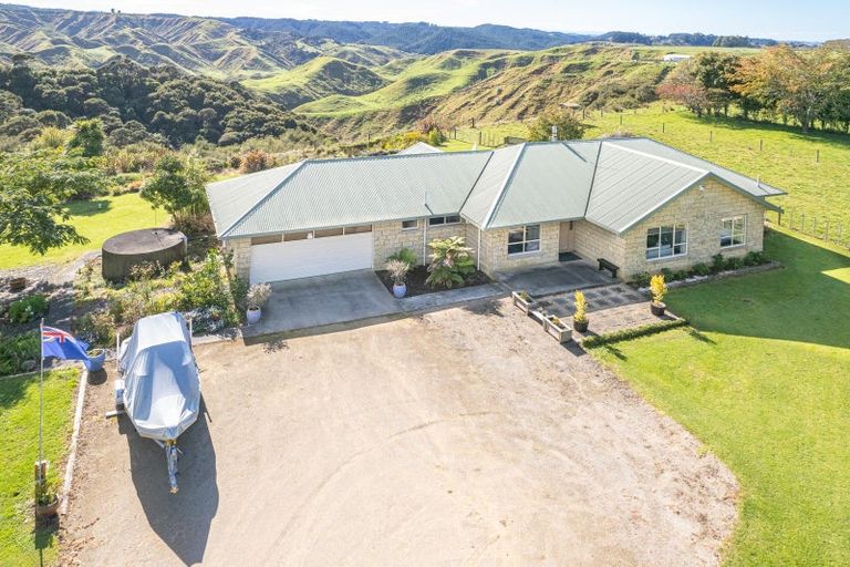 Photo of property in 16 Tokomaru Road West, Brunswick, Whanganui, 4571