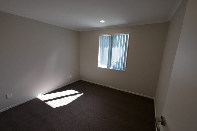Photo of property in 12 Warbler Crescent, Papakura, 2110
