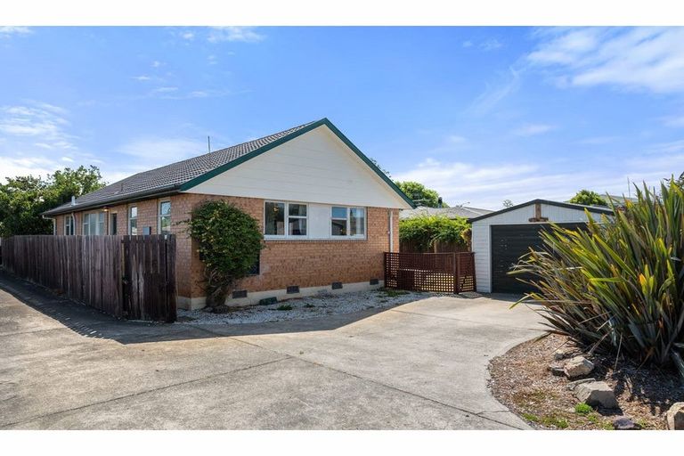 Photo of property in 23 James Drive, Woodend, 7610