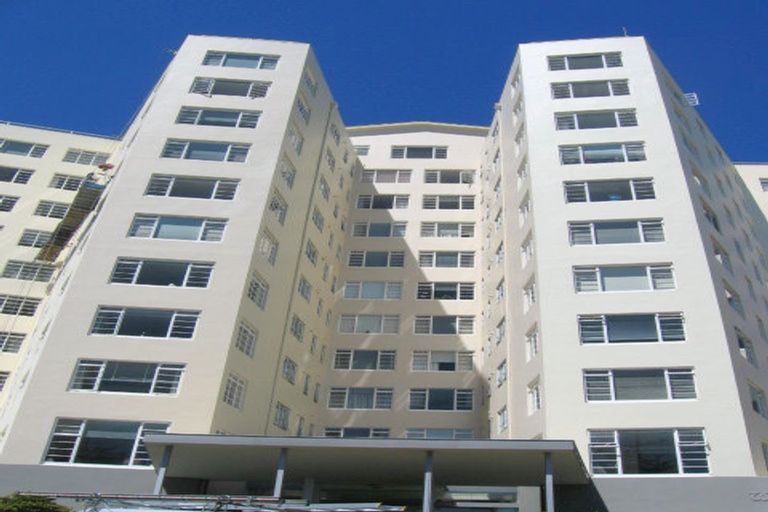 Photo of property in Wharenui Apartments, 274 Oriental Parade, Oriental Bay, Wellington, 6011