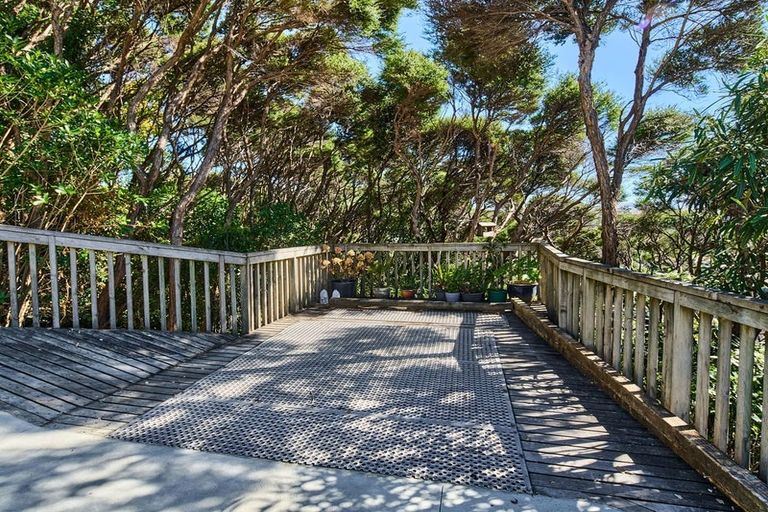 Photo of property in 53 Exploration Way, Whitby, Porirua, 5024