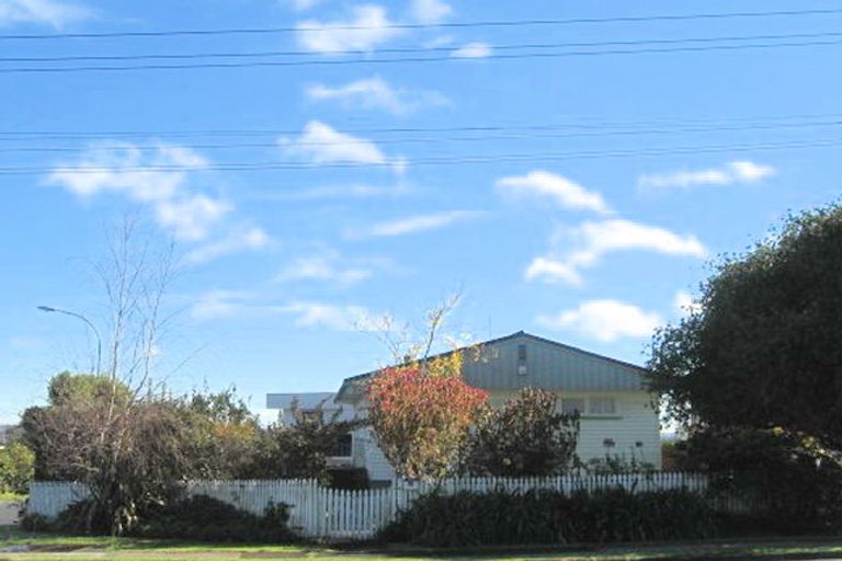 Photo of property in 1/53 Bradbury Road, Botany Downs, Auckland, 2010
