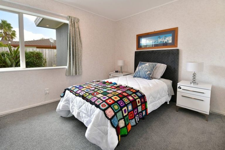 Photo of property in 188 Lakeside Drive, Orewa, 0931