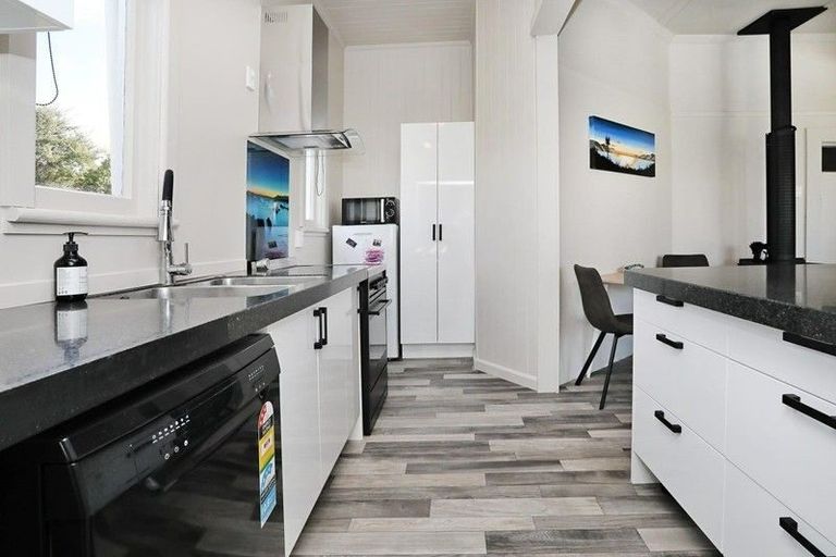 Photo of property in 2 Foyle Street, Bluff, 9814