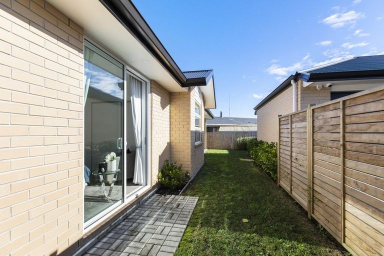 Photo of property in 53 Rodney Street, Howick, Auckland, 2014