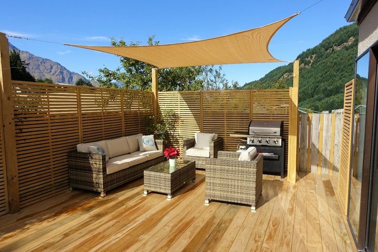 Photo of property in 8b Watts Road, Fernhill, Queenstown, 9300