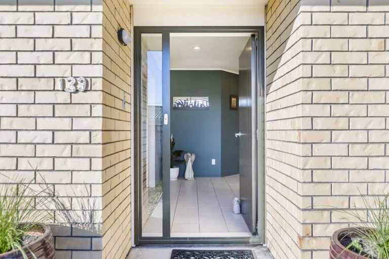 Photo of property in 139 Flanshaw Road, Te Atatu South, Auckland, 0610