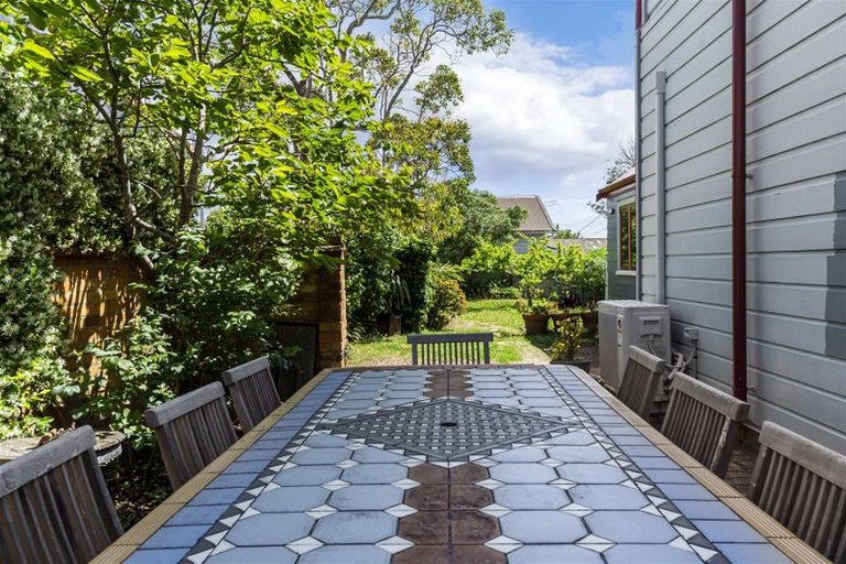 Photo of property in 58 Calliope Road, Stanley Point, Auckland, 0624