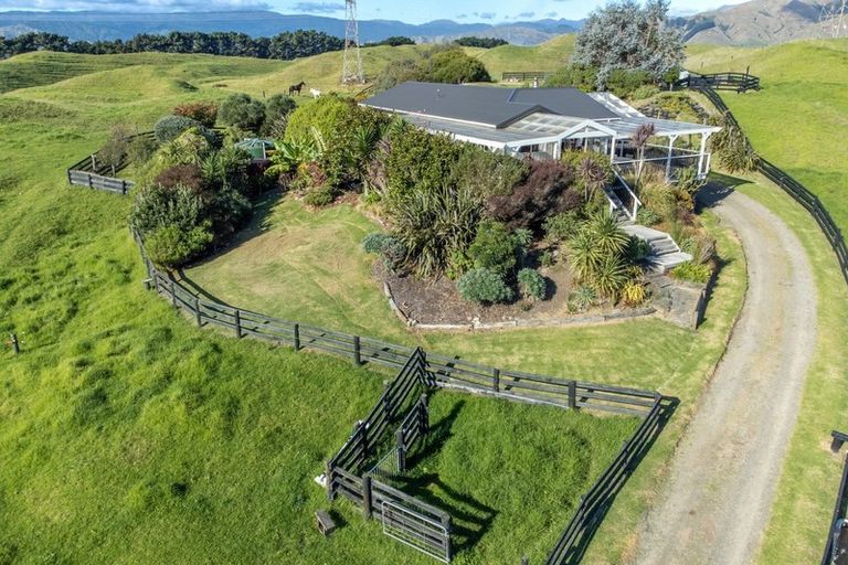 Photo of property in 24 Harakeke Road, Te Horo, Otaki, 5581