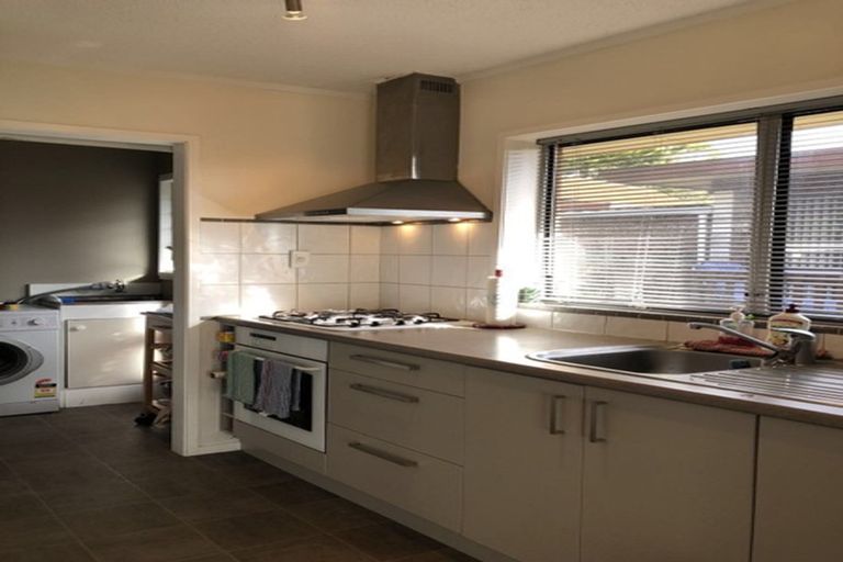 Photo of property in 4 Tree View Avenue, Glenfield, Auckland, 0629