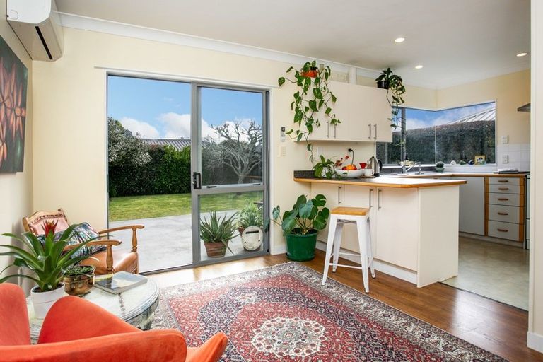 Photo of property in 69 Carlyle Street, Leamington, Cambridge, 3432