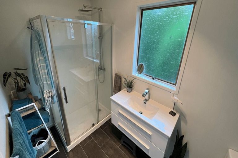 Photo of property in 31 Pipitea Place, Massey, Auckland, 0614