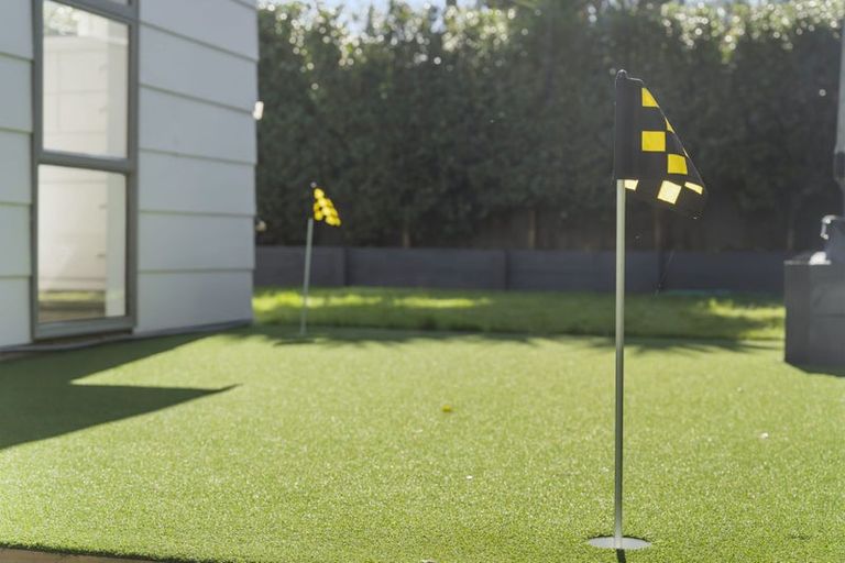 Photo of property in 2/10 Ewen Alison Avenue, Devonport, Auckland, 0624