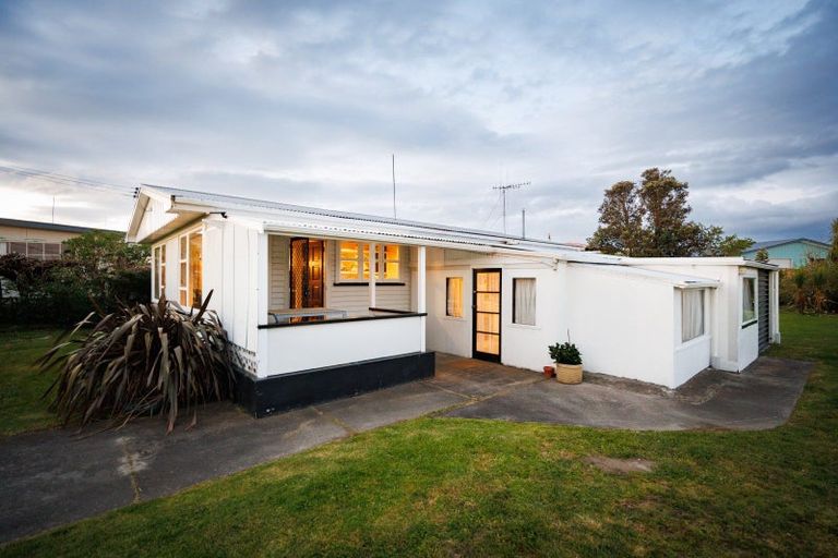 Photo of property in 31 Roore Street, Foxton Beach, Foxton, 4815