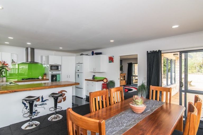 Photo of property in 92 Weggery Drive, Waikanae Beach, Waikanae, 5036