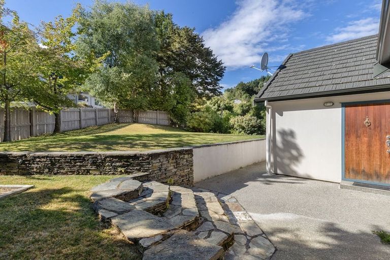 Photo of property in 5 Williams Street, Sunshine Bay, Queenstown, 9300