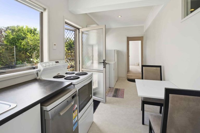 Photo of property in 36 Glenmore Road, Sunnyhills, Auckland, 2010