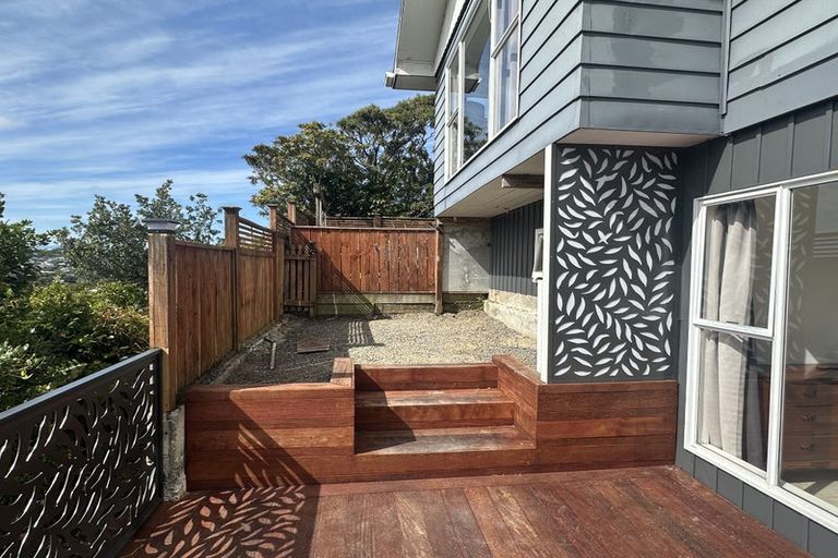 Photo of property in 6 Randolph Road, Crofton Downs, Wellington, 6035