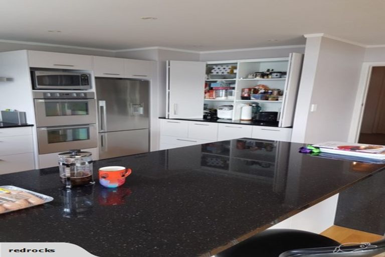 Photo of property in 42 Fortification Road, Karaka Bays, Wellington, 6022